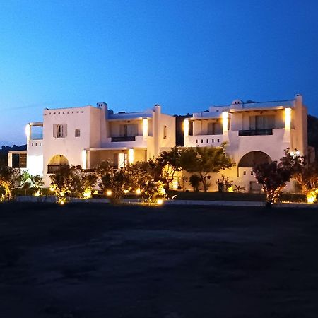 Sea Lilies Suites Pláka Екстериор снимка